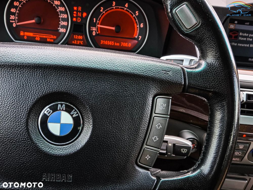 BMW Seria 7 750Li - 22