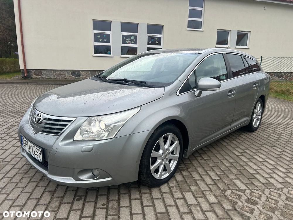 Toyota Avensis - 1