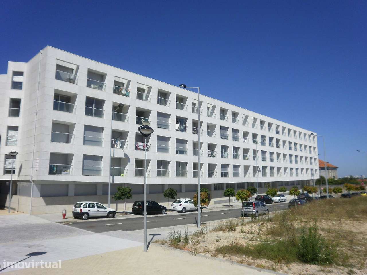 Apartamento T2 com varanda e garagem fechada em Gaia - Grande imagem: 3/17