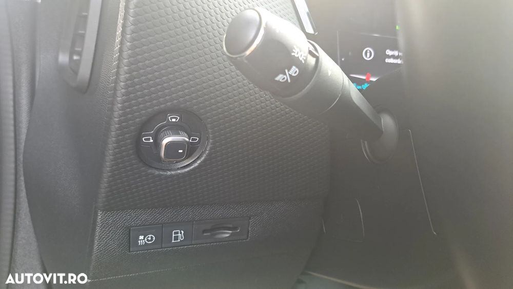 DS Automobiles DS 4 DS4 1.6 PHeV FWD 225 EAT8 RIVOLI - 32