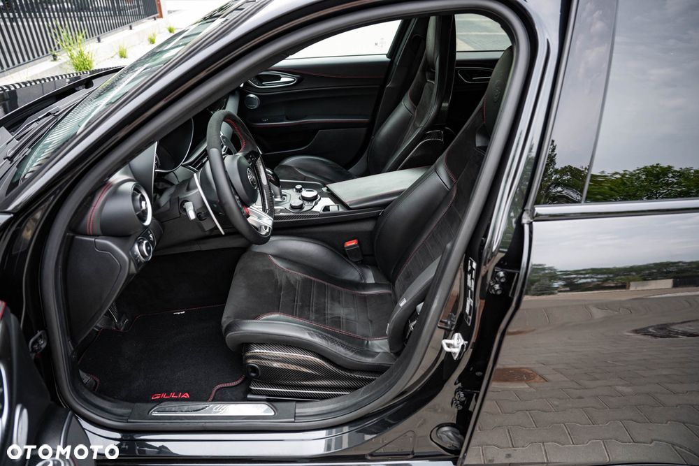 Alfa Romeo Giulia 2.9 Bi Turbo V6 Quadrifoglio - 11
