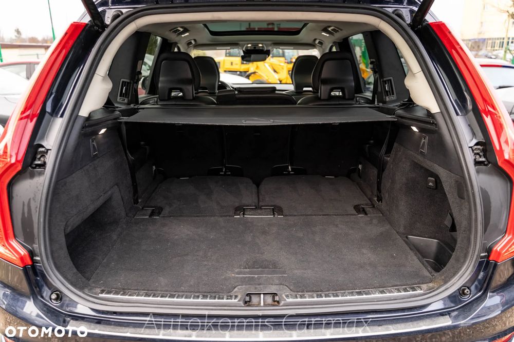Volvo XC 90 T5 AWD Geartronic Momentum - 26