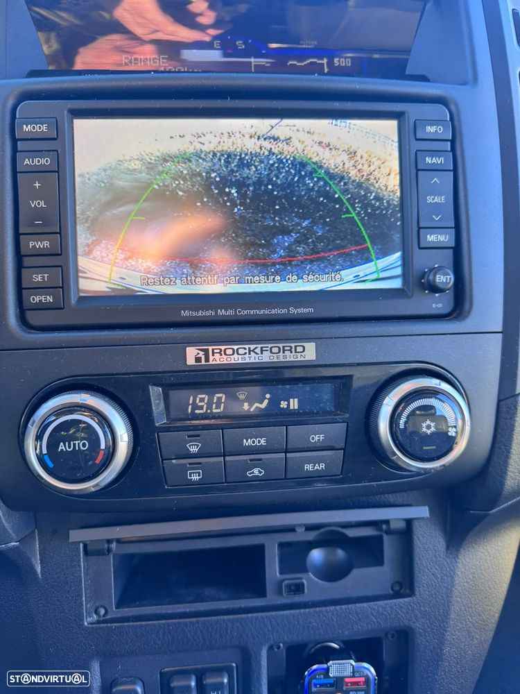 Mitsubishi Pajero 3.2 DI-D Auto Instyle - 12