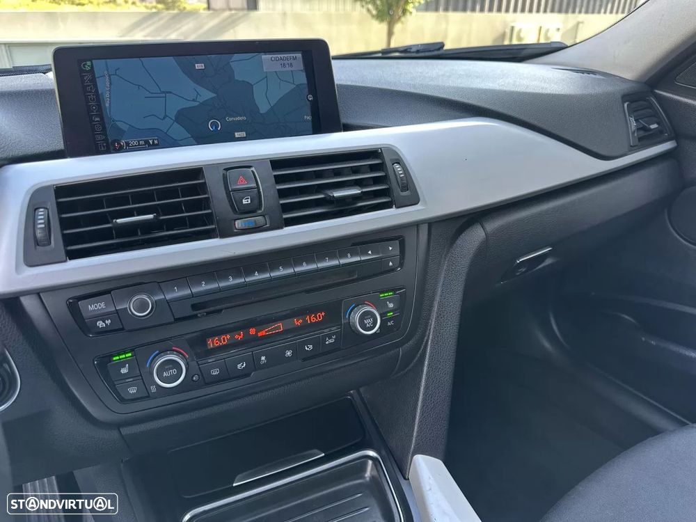 BMW 320 d EfficientDynamics Line Sport Auto - 33
