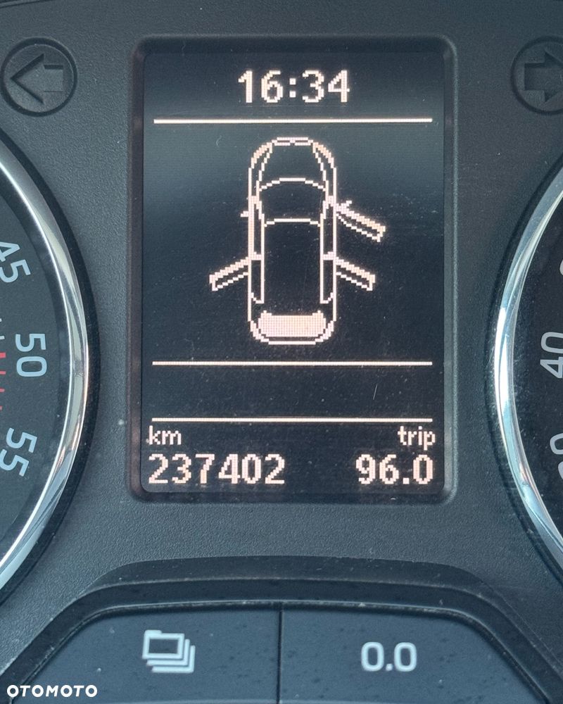 Skoda RAPID Spb 1.6 TDI DPF Ambition Max - 14