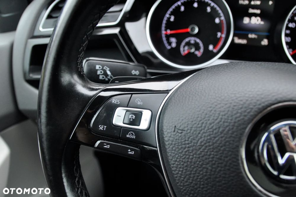 Volkswagen Touran 1.8 TSI BMT Highline DSG - 27