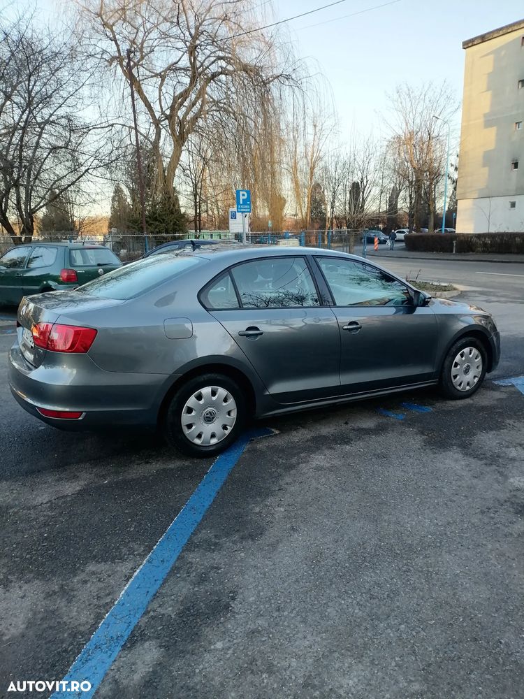 Volkswagen Jetta 1.6 TDI DPF Comfortline - 8