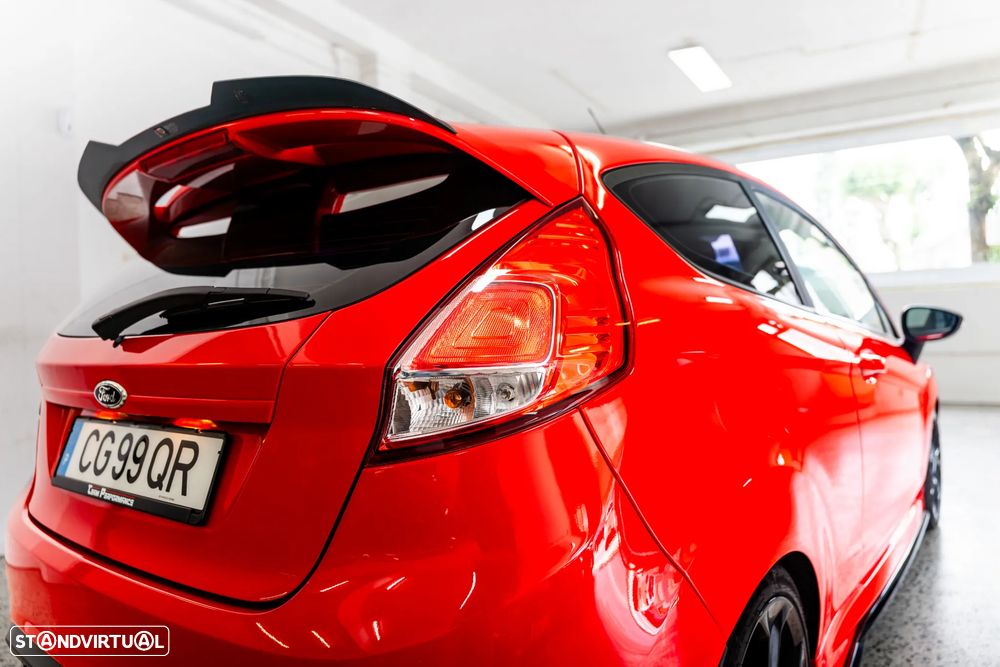 Ford Fiesta 1.6 EcoBoost ST - 23