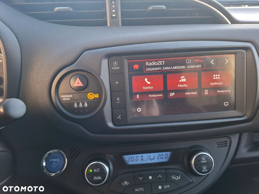 Toyota Yaris Hybrid 100 20th Anniversary - 10