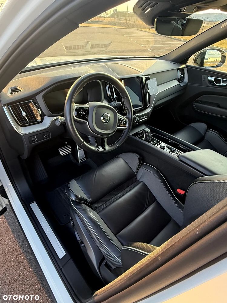 Volvo XC 60 D4 AWD R-Design - 17