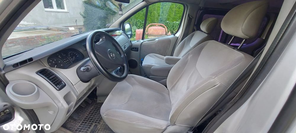 Opel Vivaro Tour - 9