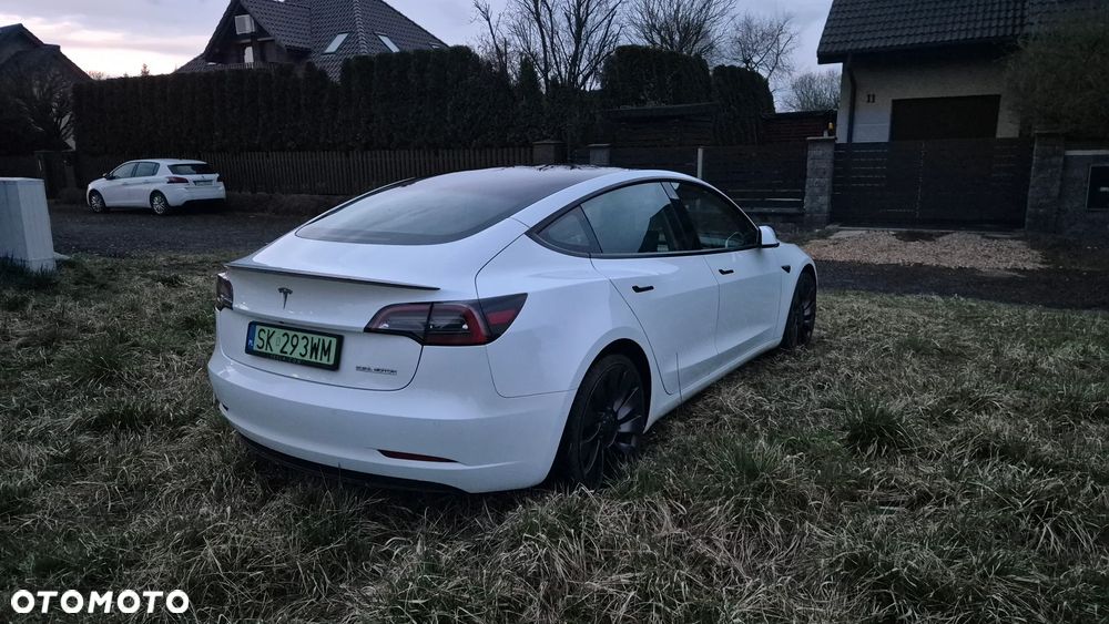 Tesla Model 3 - 7