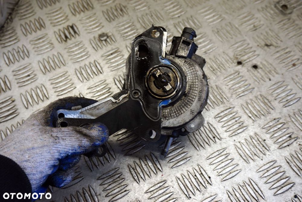 POMPA VACUM TOURAN I 1T 1.9 TDI 038145209Q VOLKSWAGEN 2003-2006 - 2