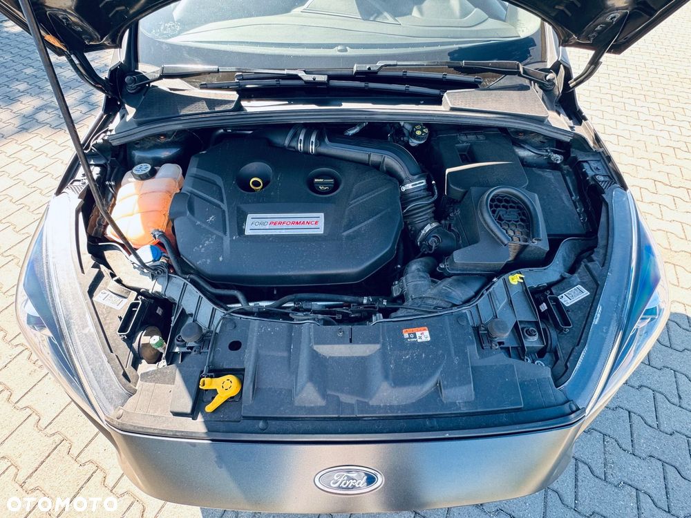 Ford Focus 2.3 EcoBoost RS - 34