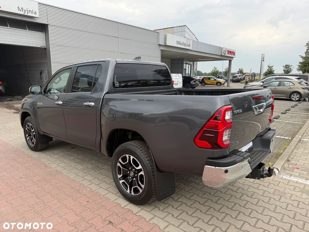 Toyota Hilux - 8