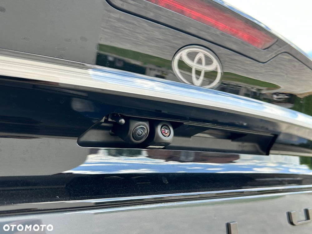 Toyota Prius 2.0 Hybrid Executive - 23