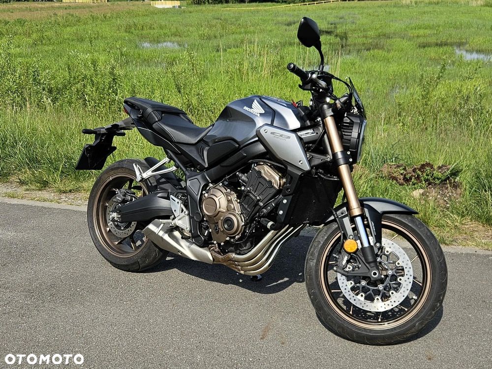 Honda CB - 1