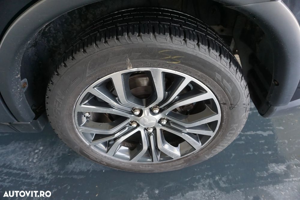 Mitsubishi Outlander 2.2 DI-D 4WD Automatik Plus - 20