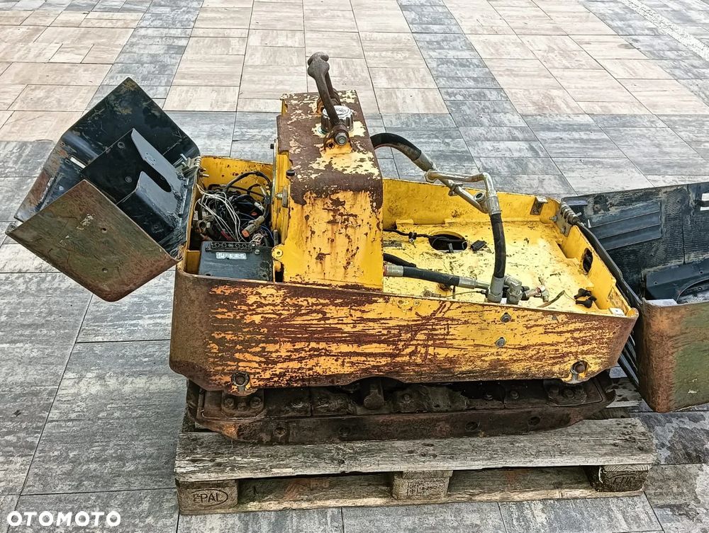 Pokrywa klapa maska karoseria ZAGĘSZCZARKA REWERSYJNA BOMAG BPH 80/65 S - 4