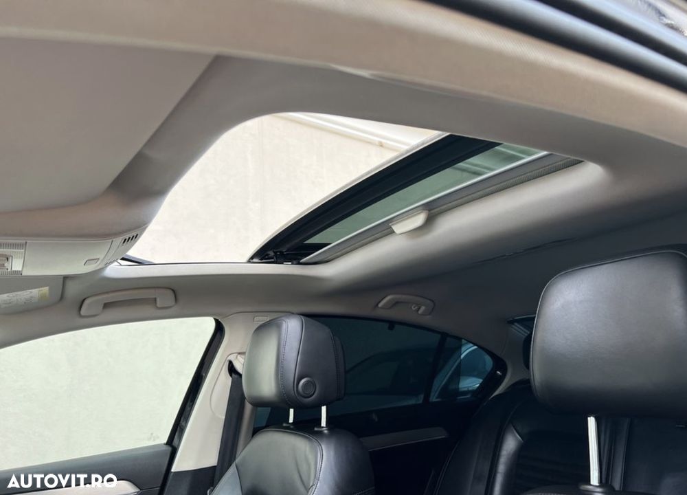 Volkswagen Passat 2.0 TDI (BlueMotion Technology) DSG Highline - 9