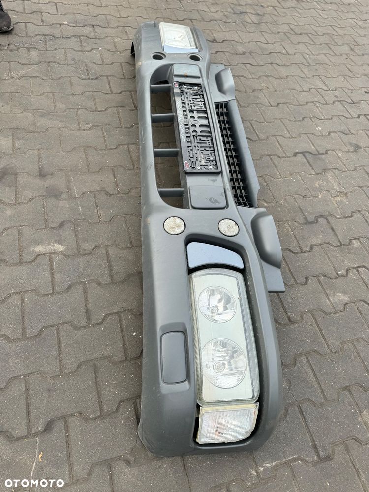 Kompletny zderzak z lampami Iveco Eurocargo - 2
