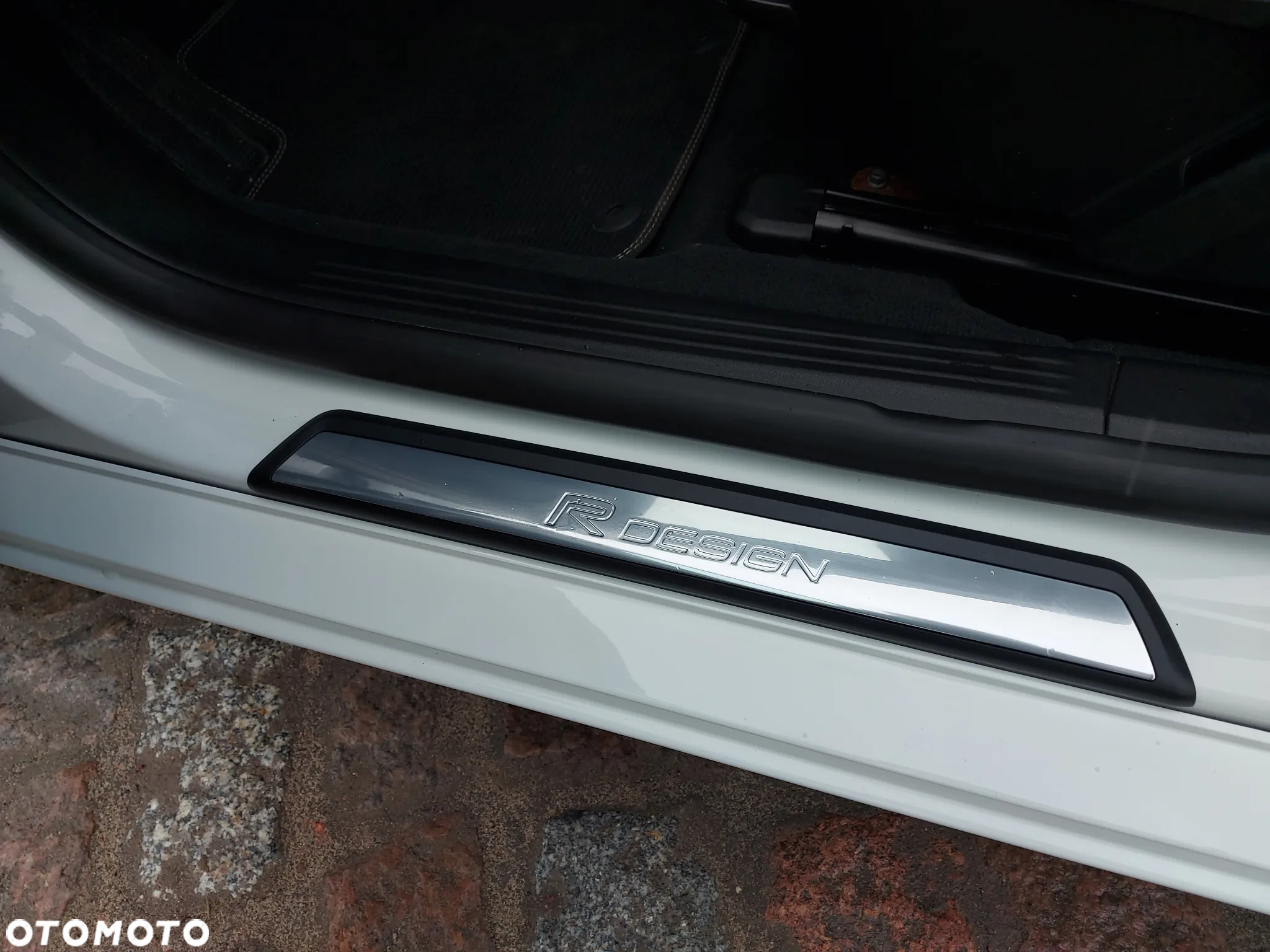 Volvo V40 D2 Geartronic RDesign - 14