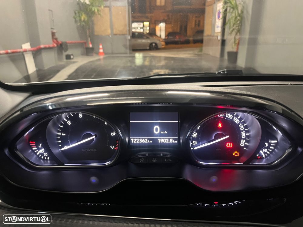 Peugeot 2008 1.2 VTi Allure - 21