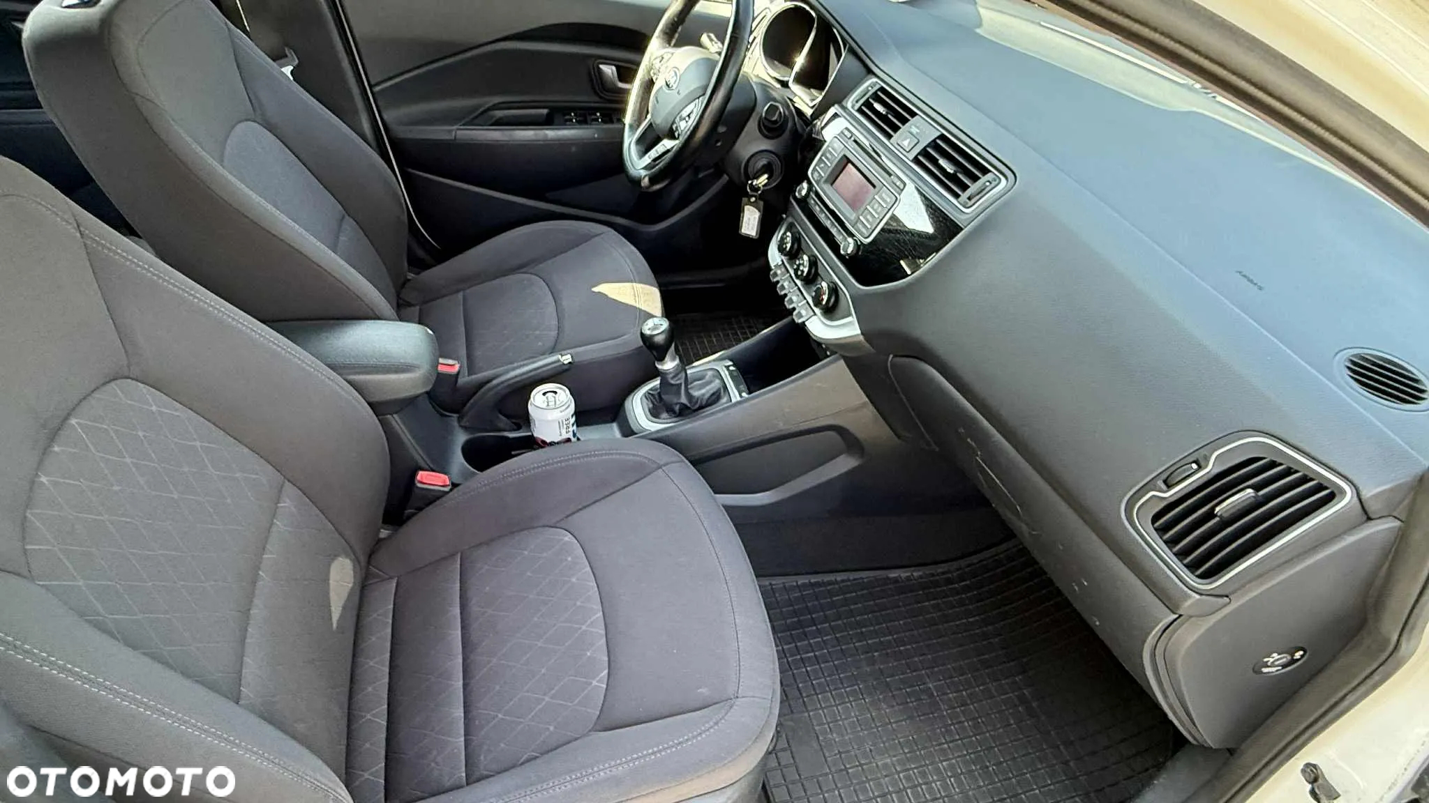 Kia Rio 1.2 L - 9