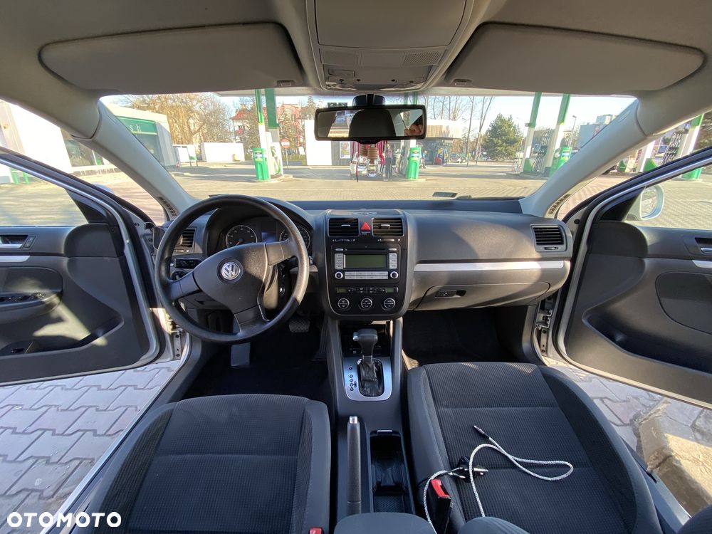Volkswagen Jetta - 6