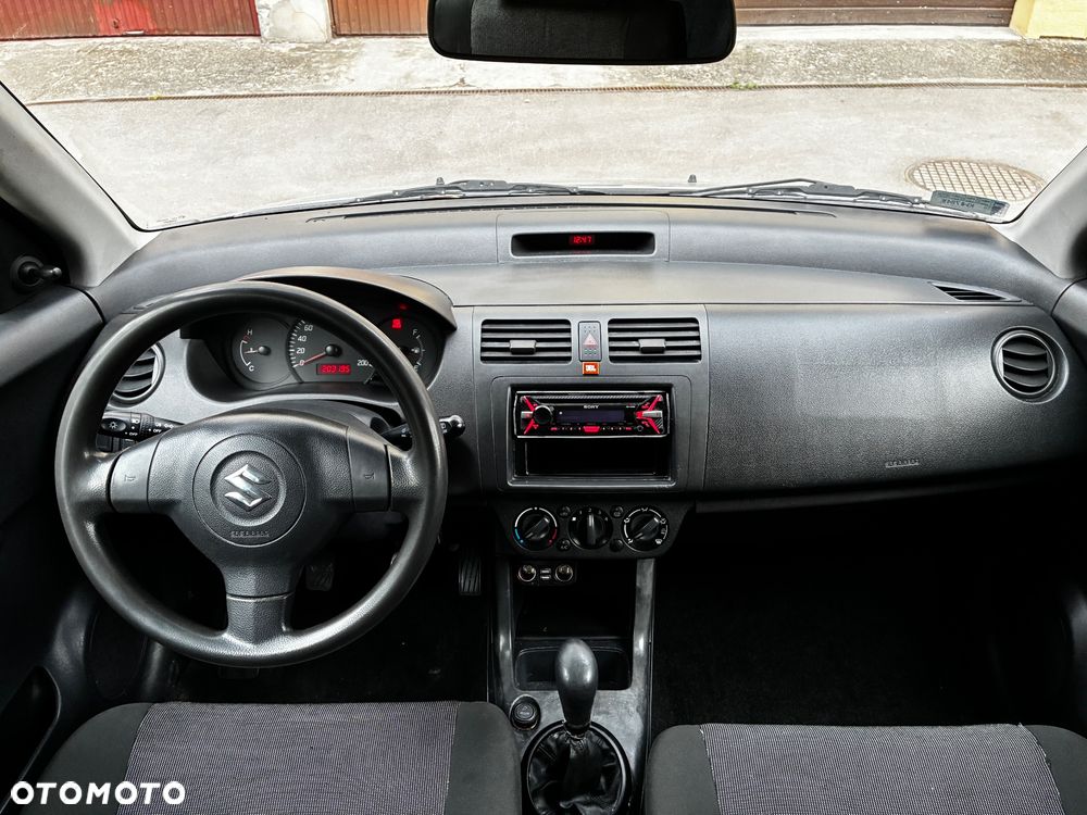 Suzuki Swift 1.3 Sakura - 8
