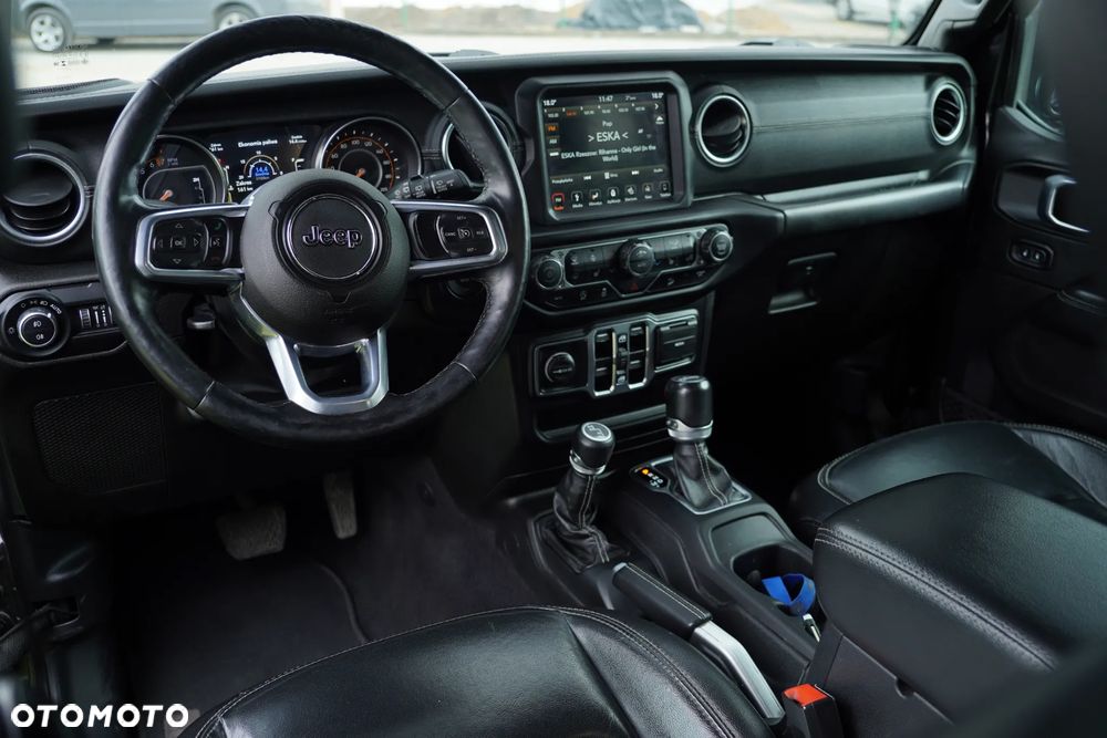 Jeep Wrangler 3.6 Unlim Sahara - 19