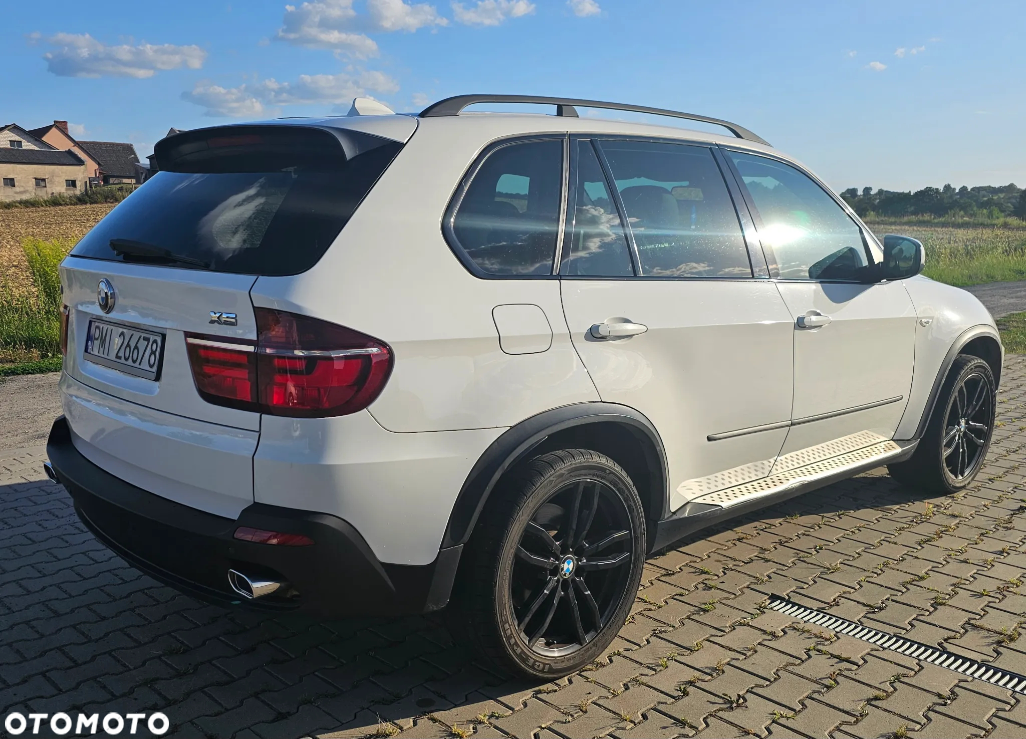BMW X5 4.8i - 5