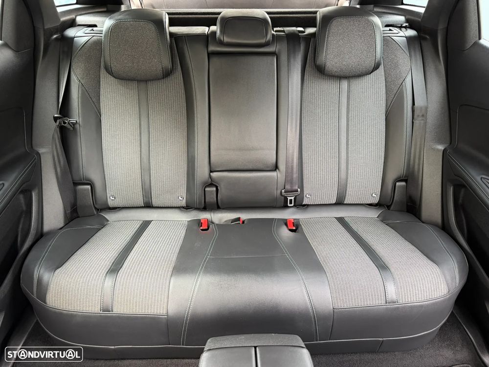 Peugeot 3008 1.6 Hybrid Allure e-EAT8 - 7