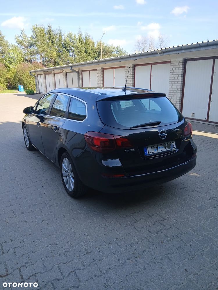 Opel Astra 1.7 CDTI DPF Cosmo - 3
