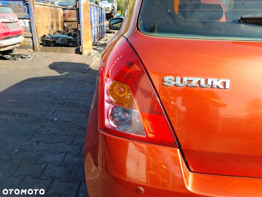 Lampa tylna lewa SUZUKI Swift IV lift 07-10r. Europa - 1