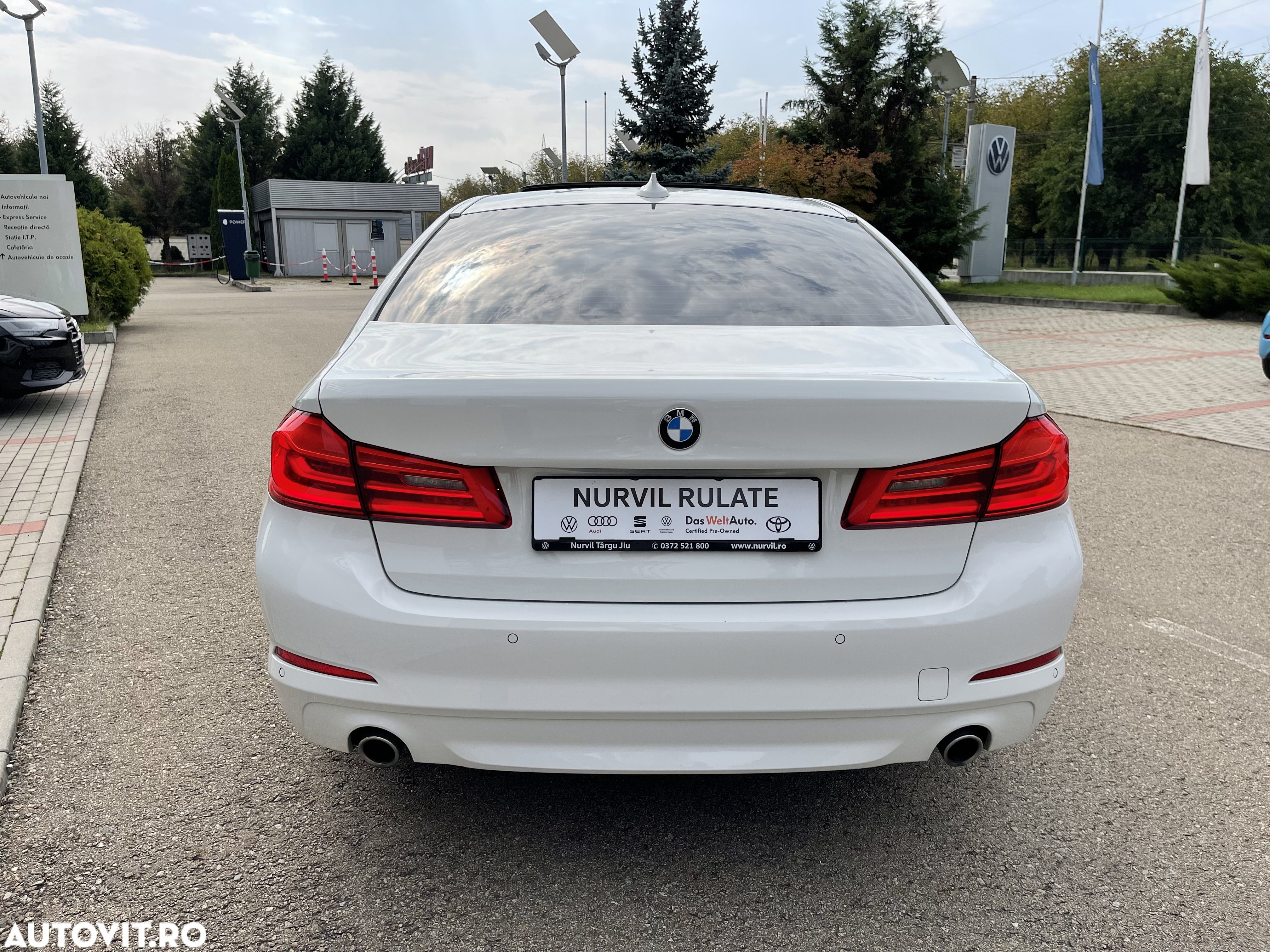 BMW Seria 5 520d AT - 14