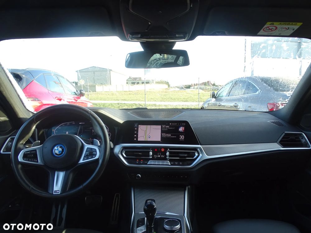 BMW Seria 3 330e xDrive M Sport - 11