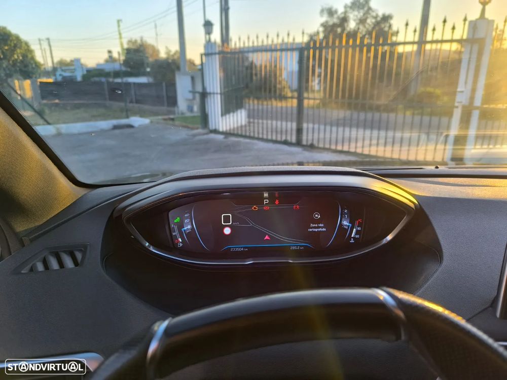 Peugeot 3008 1.6 BlueHDi GT Line EAT6 - 14