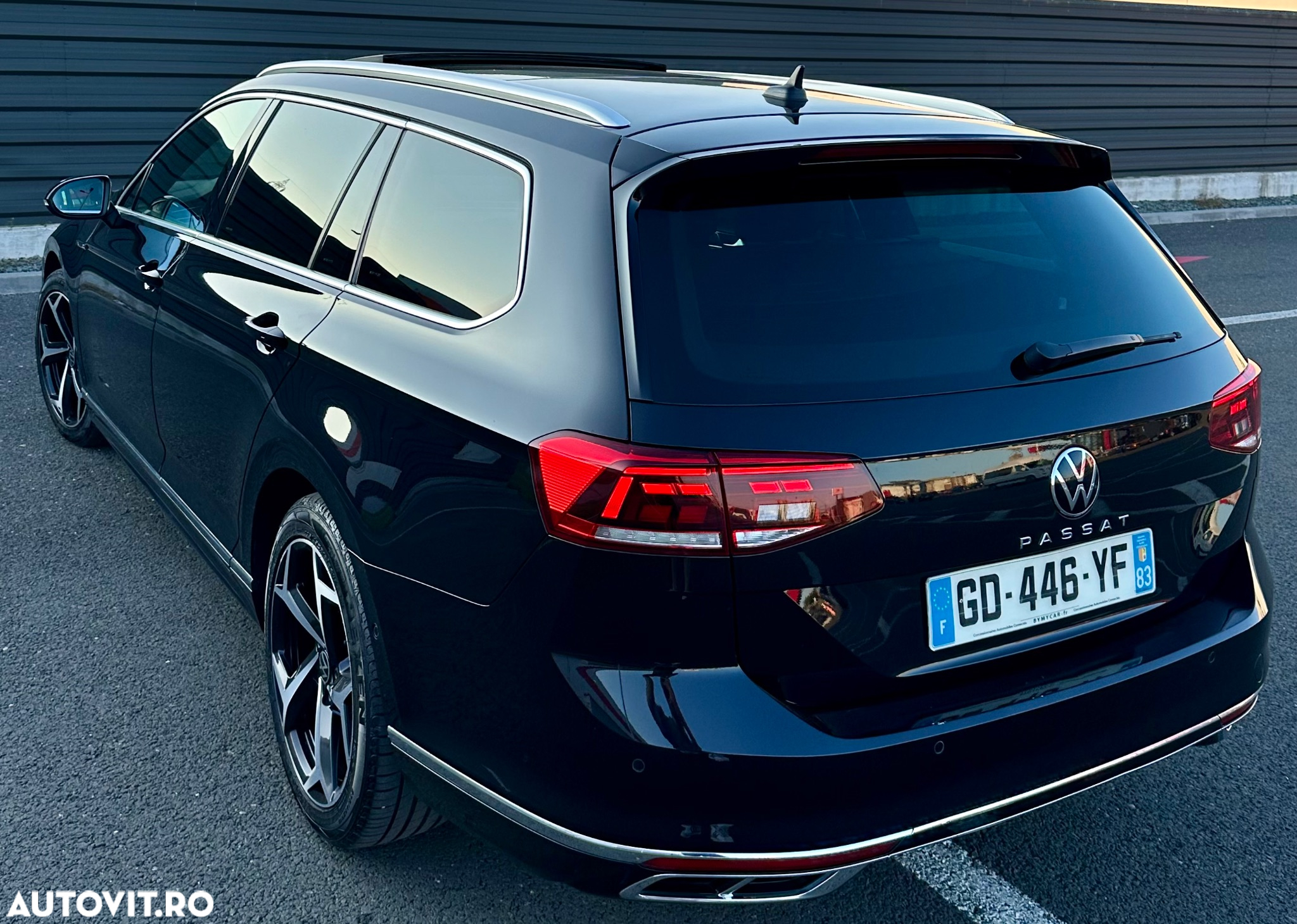 Volkswagen Passat Variant 2.0 TDI SCR DSG R-Line - 5