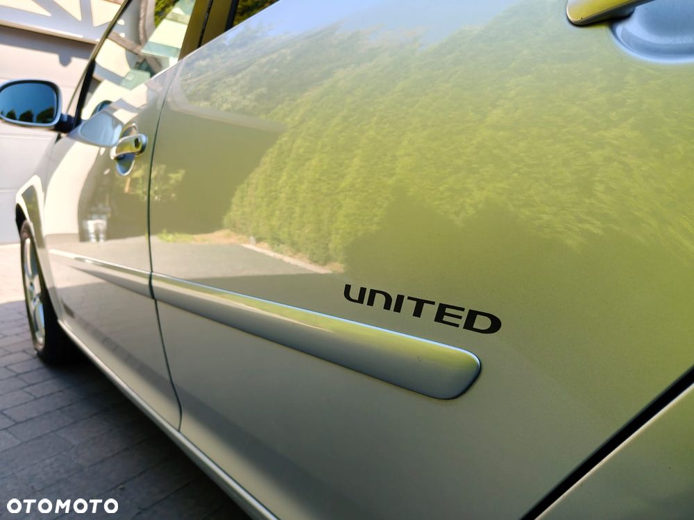 Volkswagen Golf 1.9 TDI DPF Trendline DSG - 3