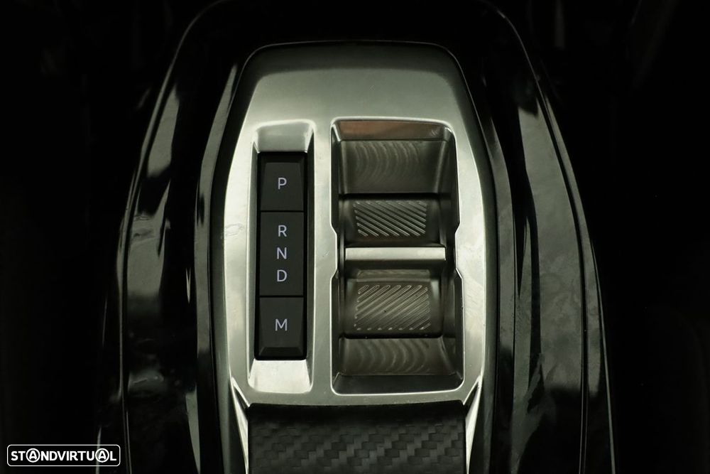 Peugeot 2008 1.2 PureTech Allure EAT8 - 14