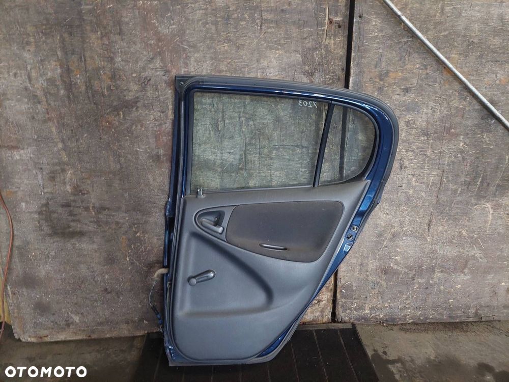DRZWI KOMPLETNE PRAWY TYŁ TOYOTA YARIS I 8P4 - 5