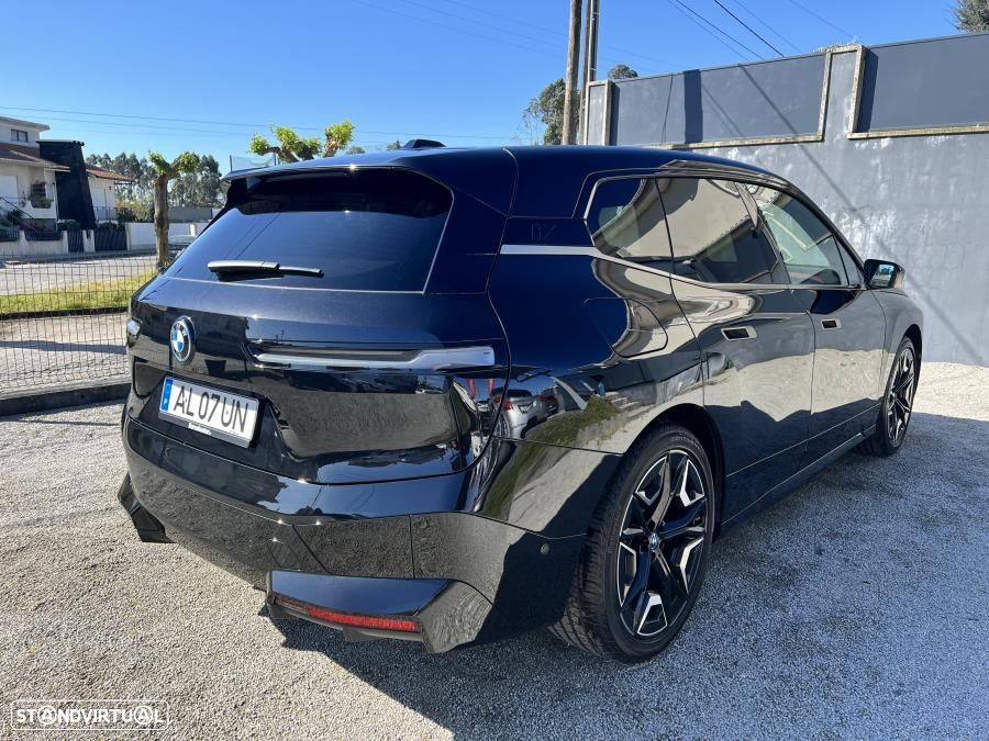 BMW iX xDrive 40 Pack Desportivo - 7