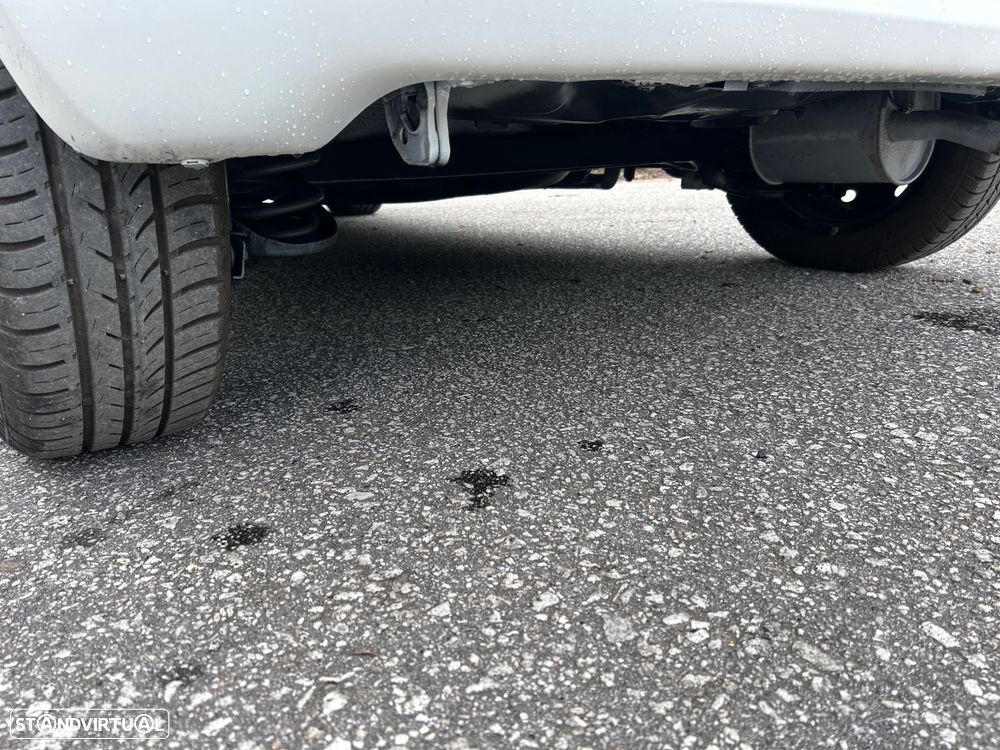 Toyota Yaris 1.0 VVT-i Cool Edition - 30