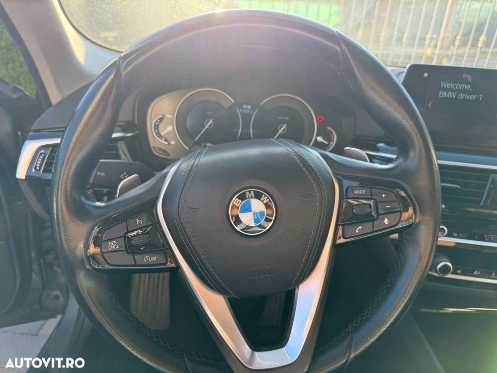 BMW Seria 5 520d Aut. Sport Line - 13