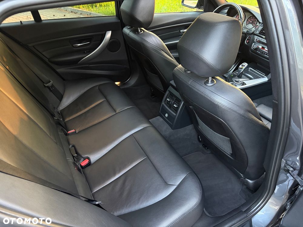 BMW Seria 3 335d xDrive Edition M Sport Shadow - 22