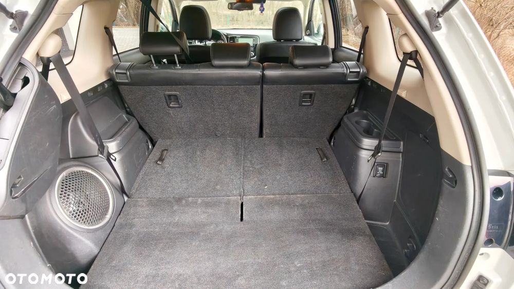 Mitsubishi Outlander 2.0 4WD CVT Diamant Edition+ - 14