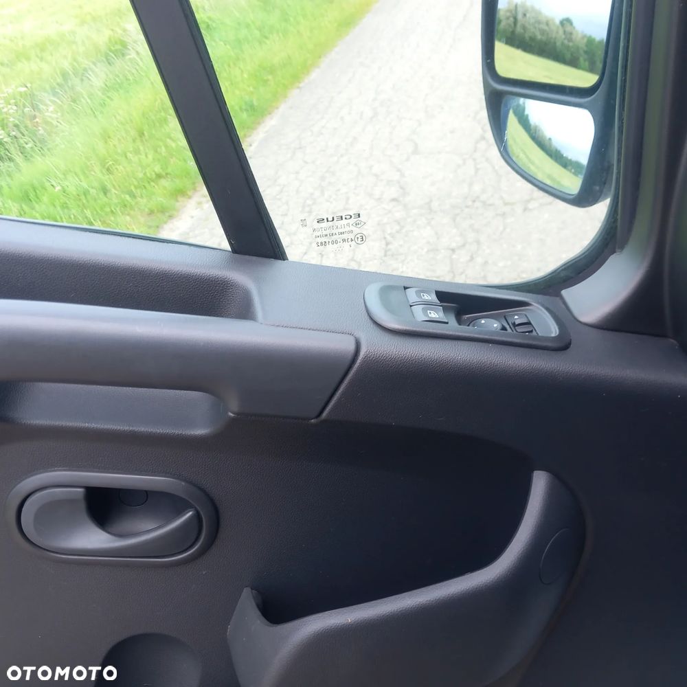 Renault Master - 25