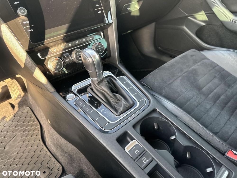 Volkswagen Passat - 14