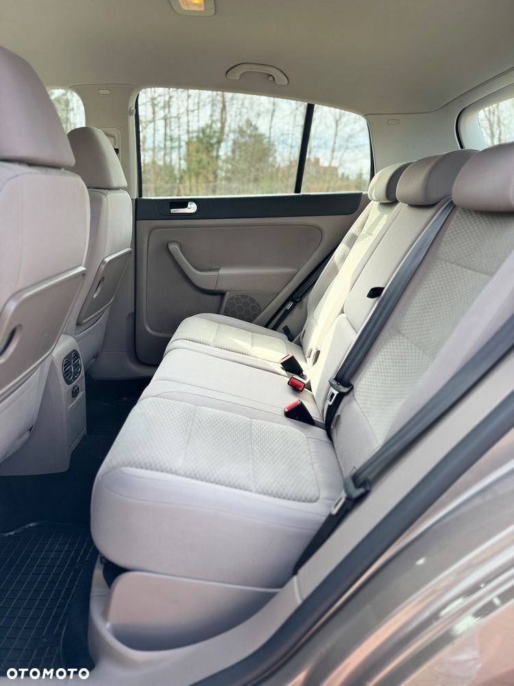 Volkswagen Golf Plus - 22